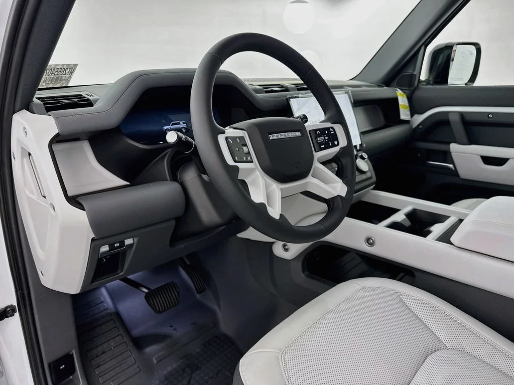New 2026 Fuji White Land Rover X-Dynamic SE image 9
