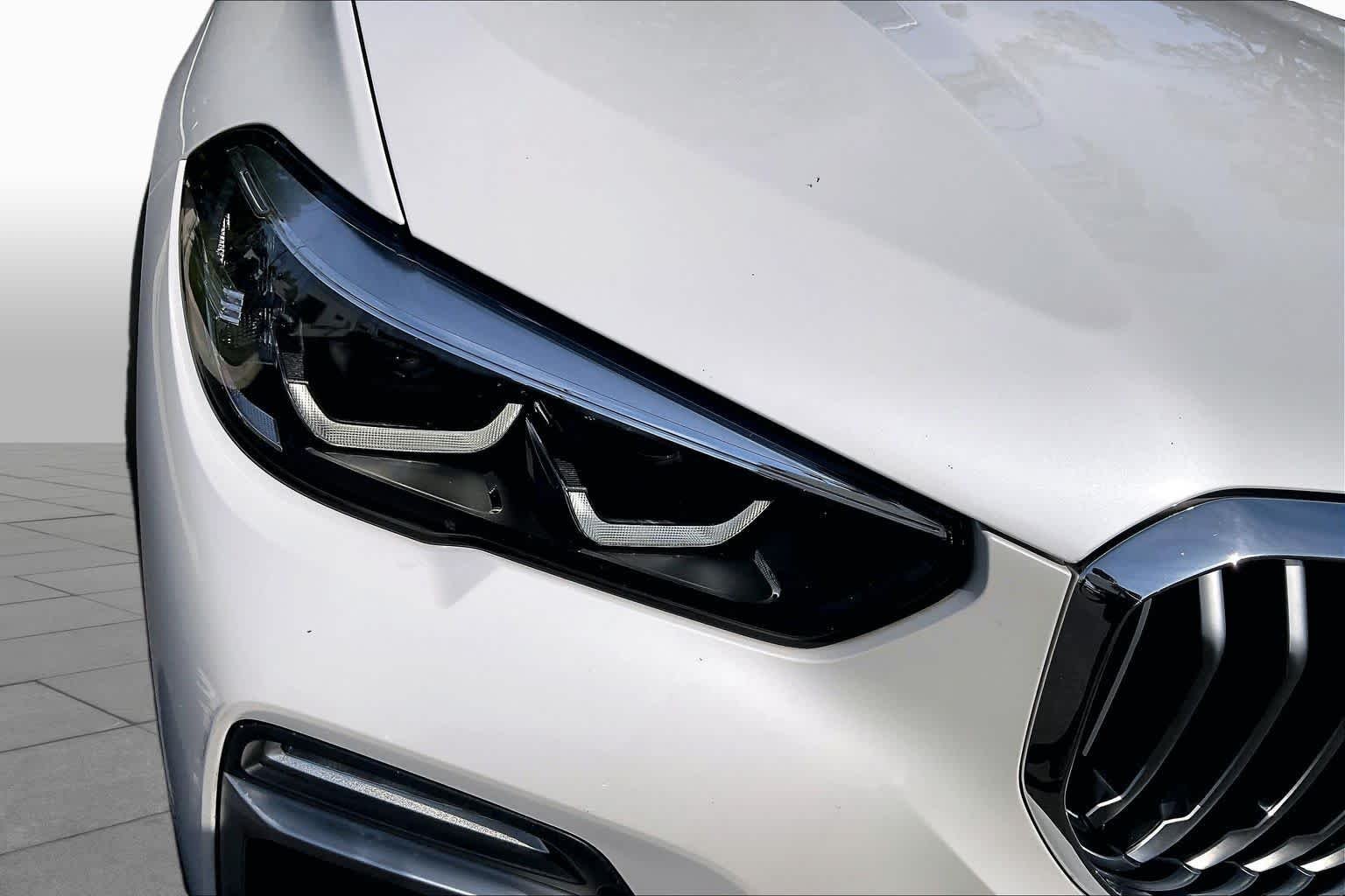 Used 2021 Mineral White Metallic BMW xDrive40i image 27