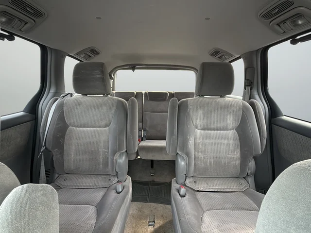 Used 2010 Silver Toyota LE image 34