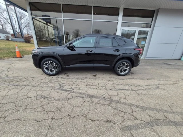 New 2026 Mosaic Black Metallic Chevrolet LT image 10