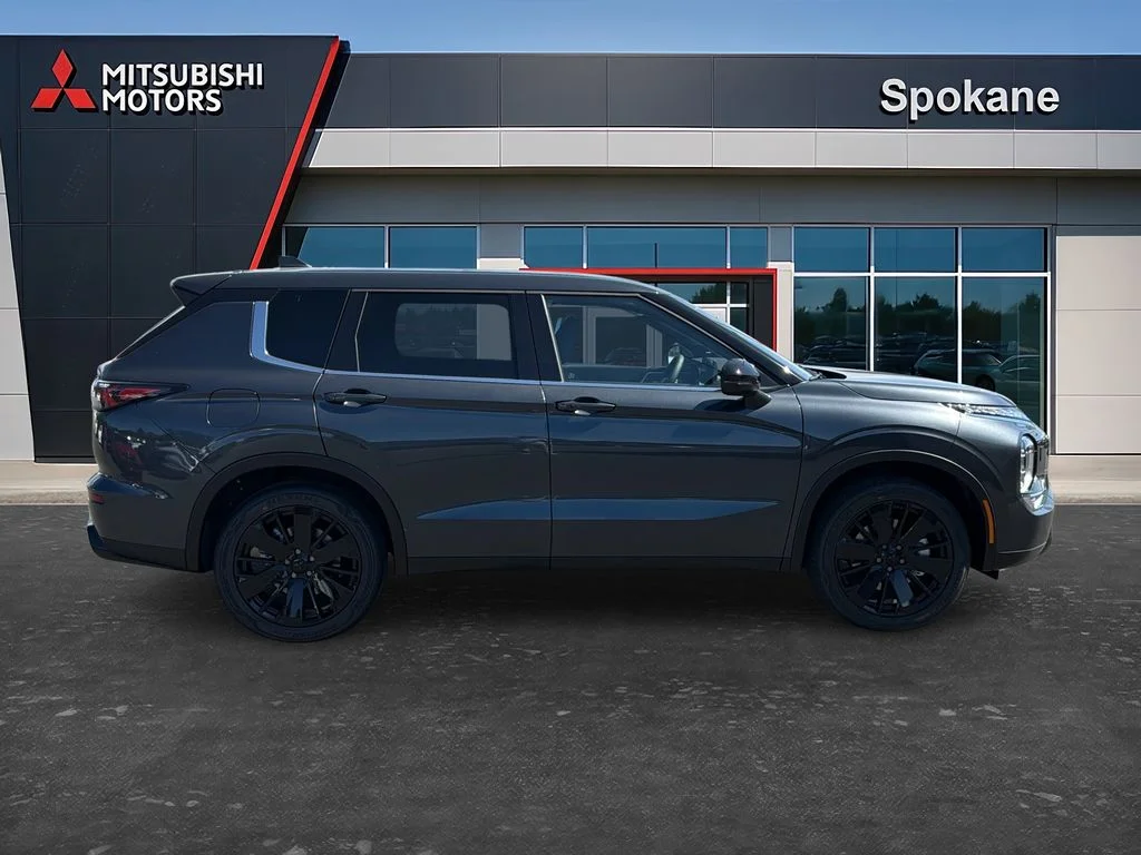 New 2026 Graphite Gray Mitsubishi LE 1.5T S-AWC image 8