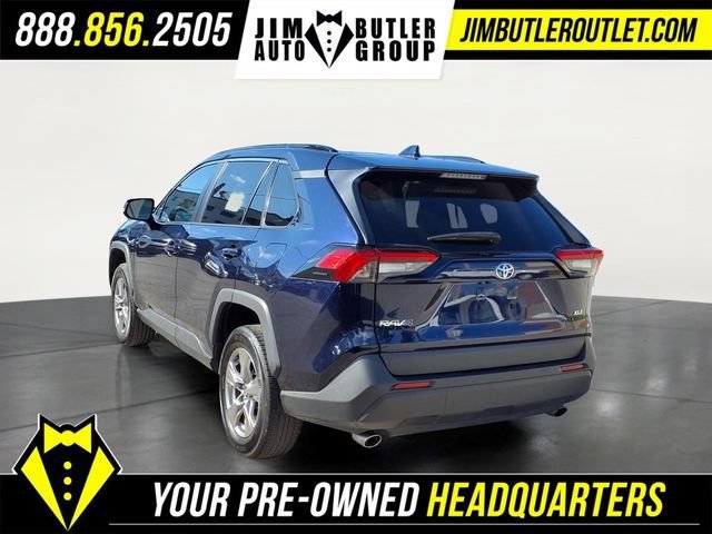 Used 2024  Toyota XLE image 2