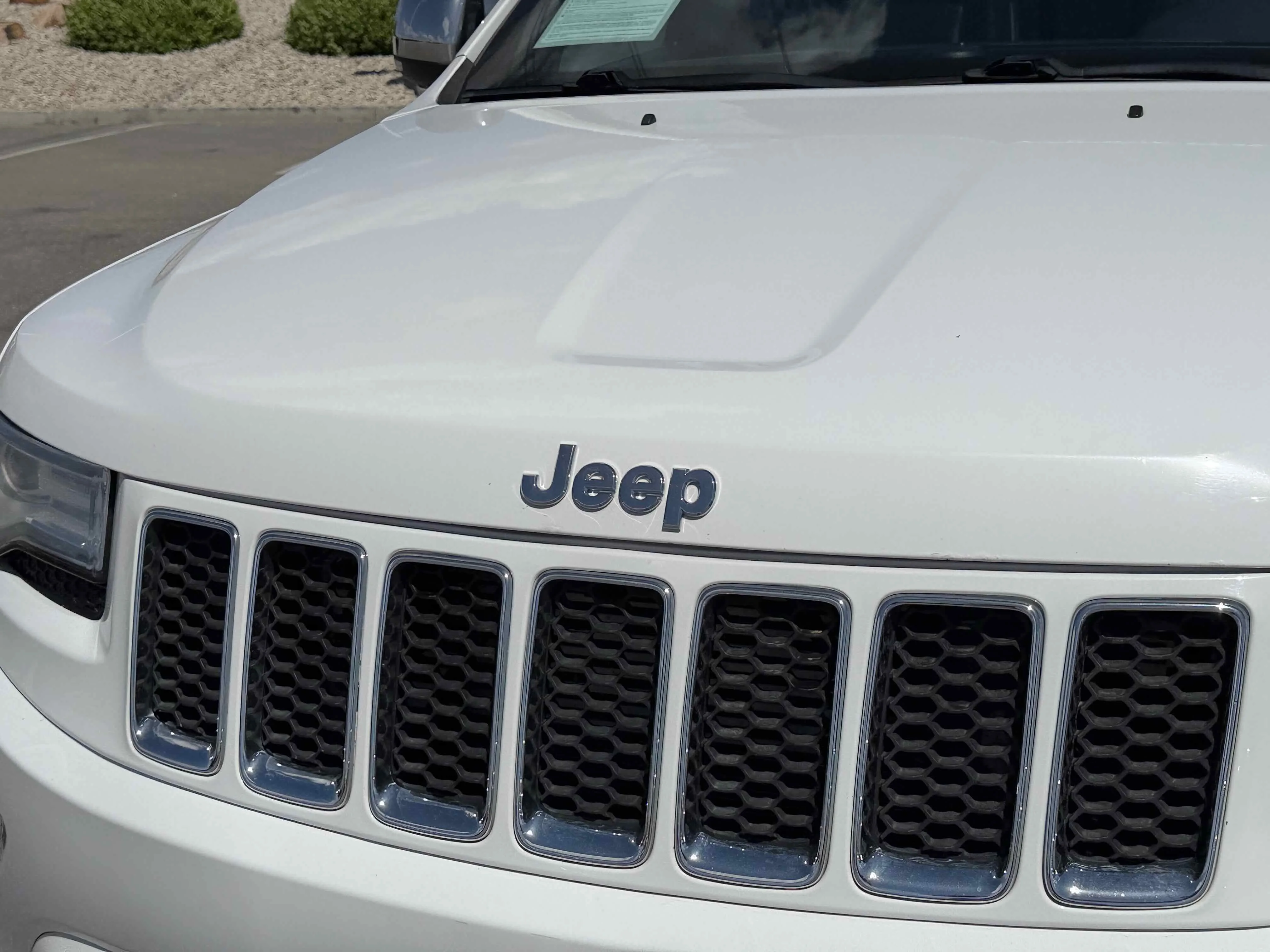 Used 2015 Bright White Clearcoat Jeep Overland image 11