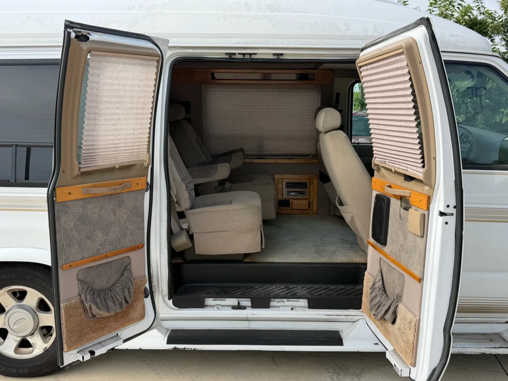 Used 2004 Oxford White Clearcoat Ford Recreational image 21
