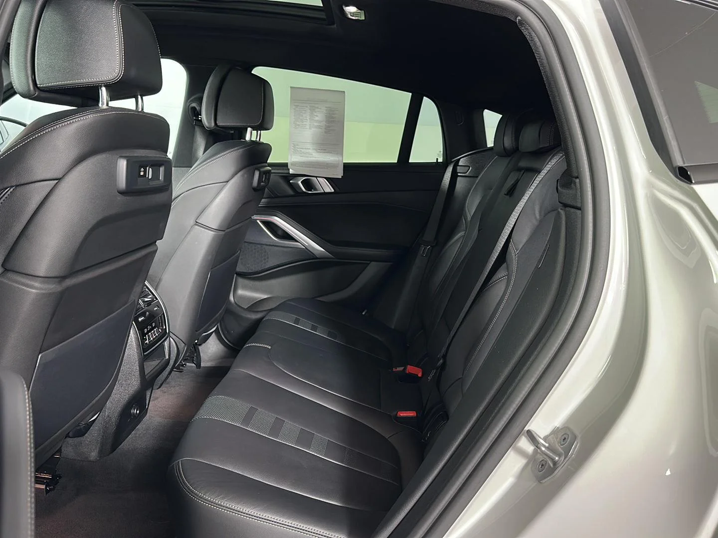 Used 2022 Mineral White Metallic BMW xDrive40i image 42