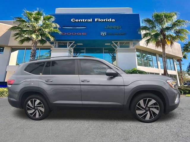 Used 2024 Gray Volkswagen 2.0T SE w/Technology image 3