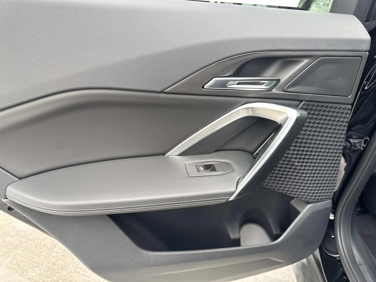 New 2026 Jet Black BMW xDrive28i image 8