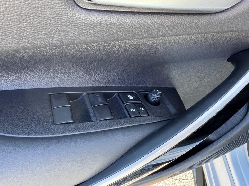 2026 Toyota Corolla XSE - Photo 13