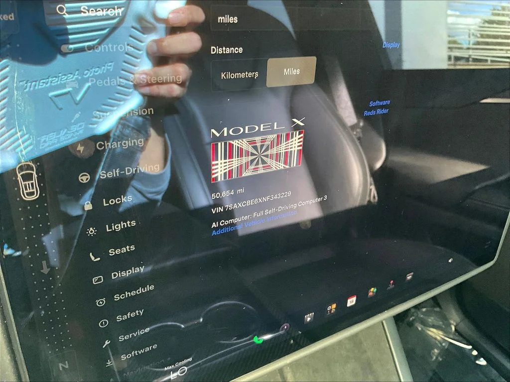 Used 2022  Tesla Plaid image 13