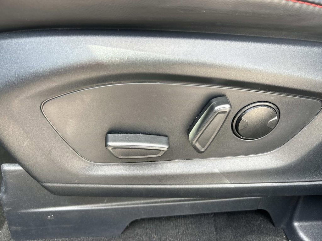 Used 2025 Agate Black Metal Ford ST-Line image 30