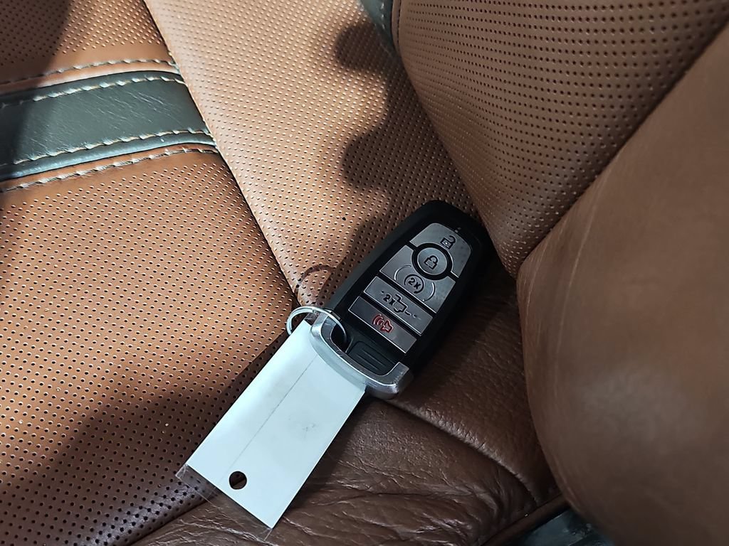 Used 2019 Blue Ford King Ranch image 40