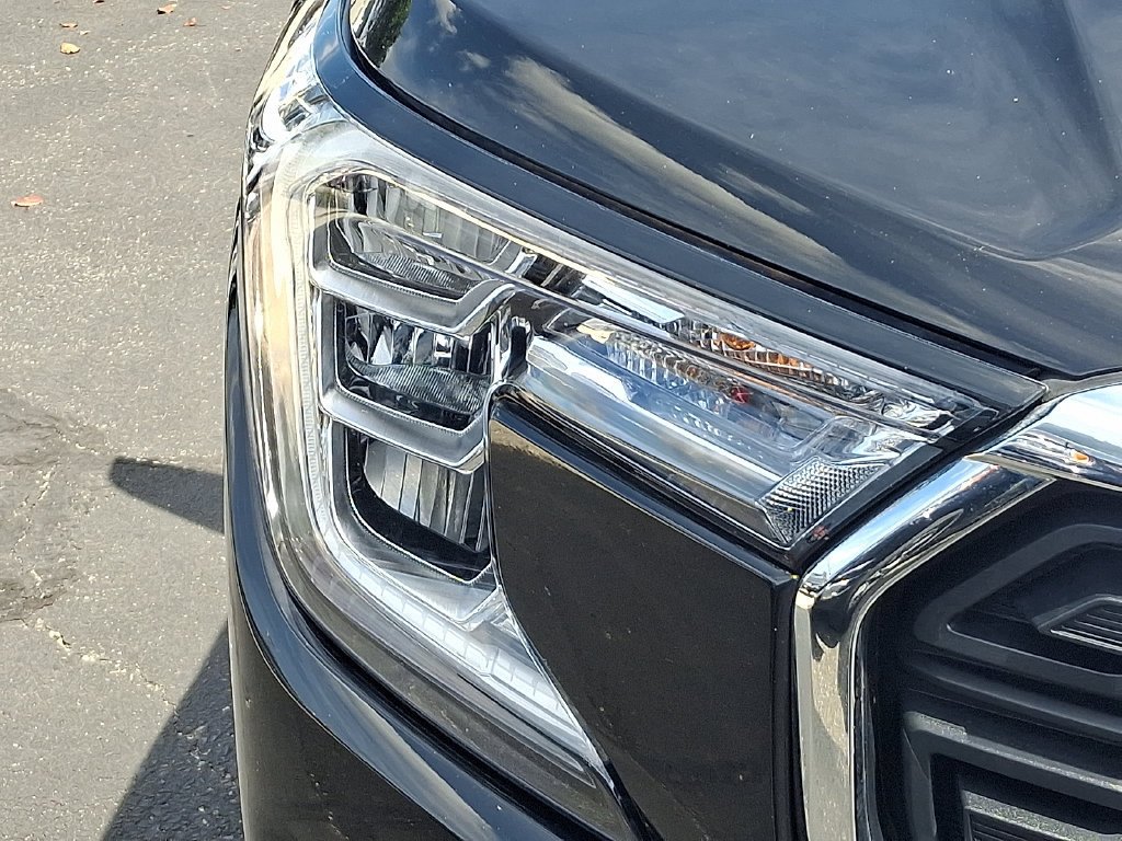 Used 2022 EBONY TWILIGHT METALLIC GMC SLE image 9