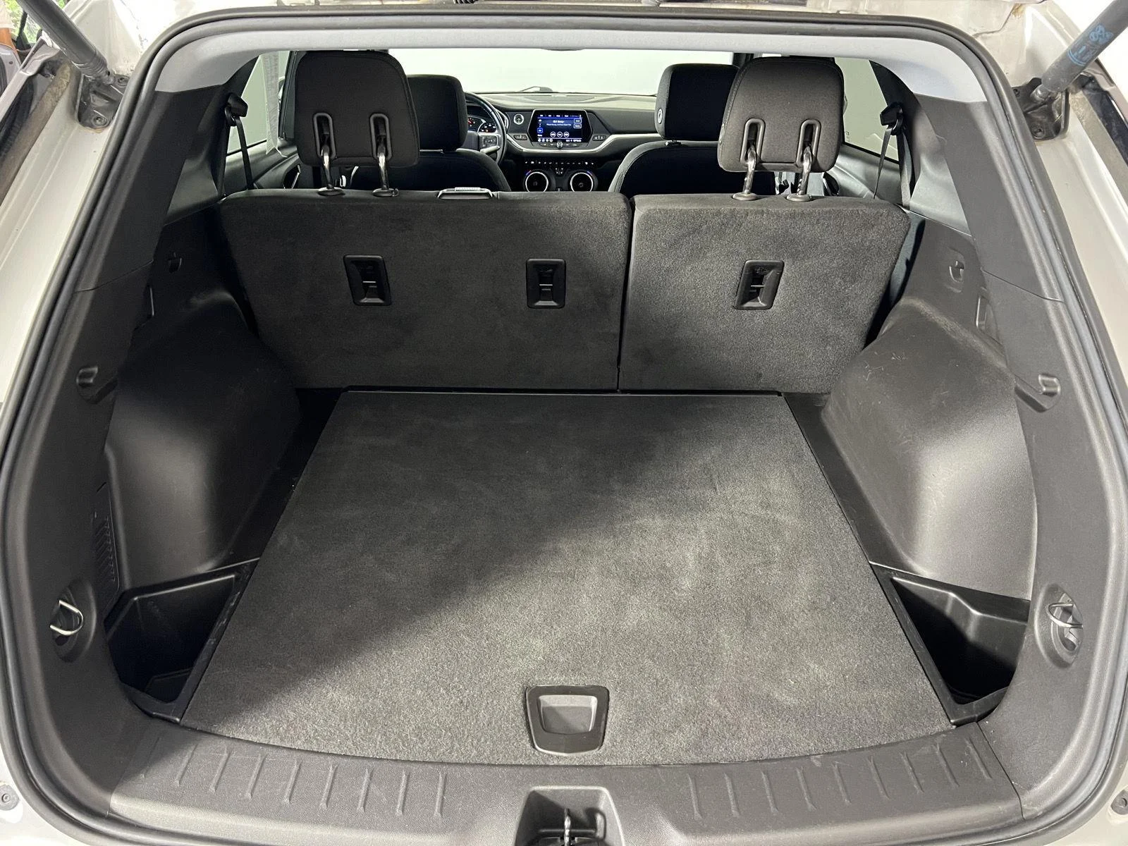 Used 2020 Silver Ice Metallic Chevrolet LT image 20
