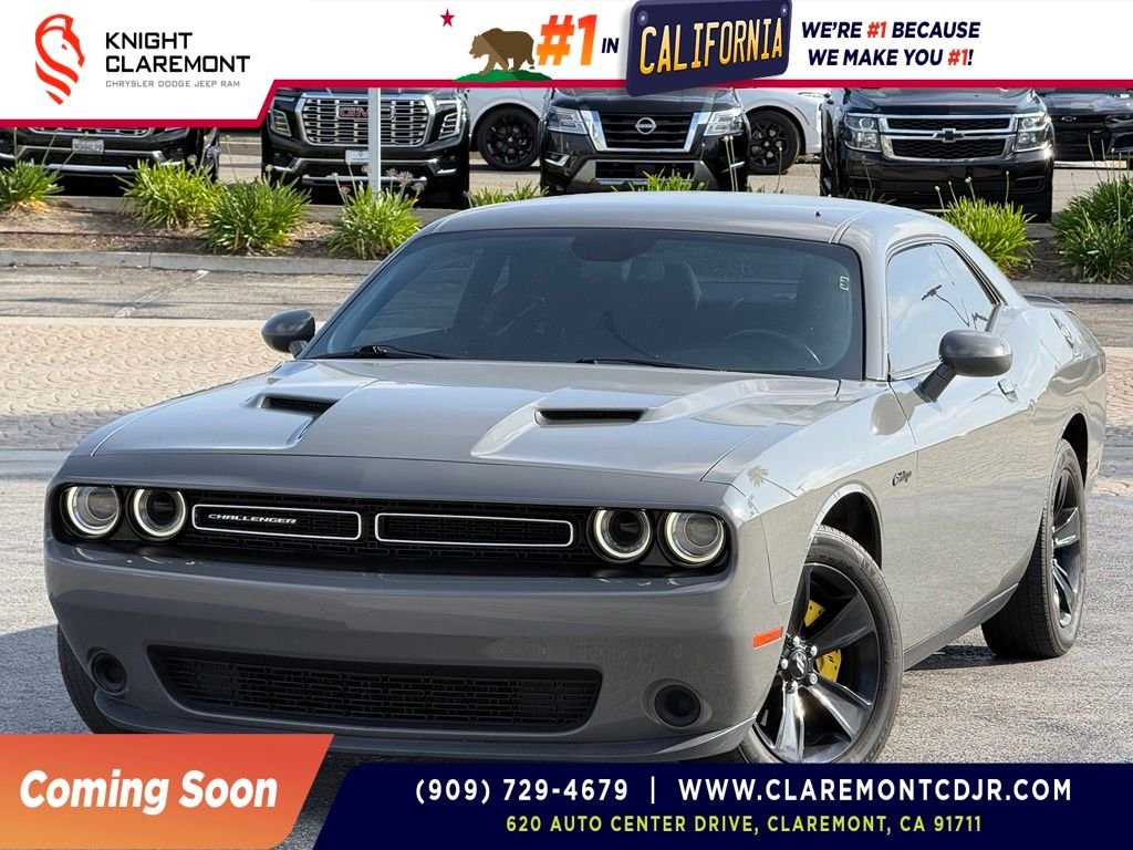 2019 Dodge Challenger SXT Auto's photo