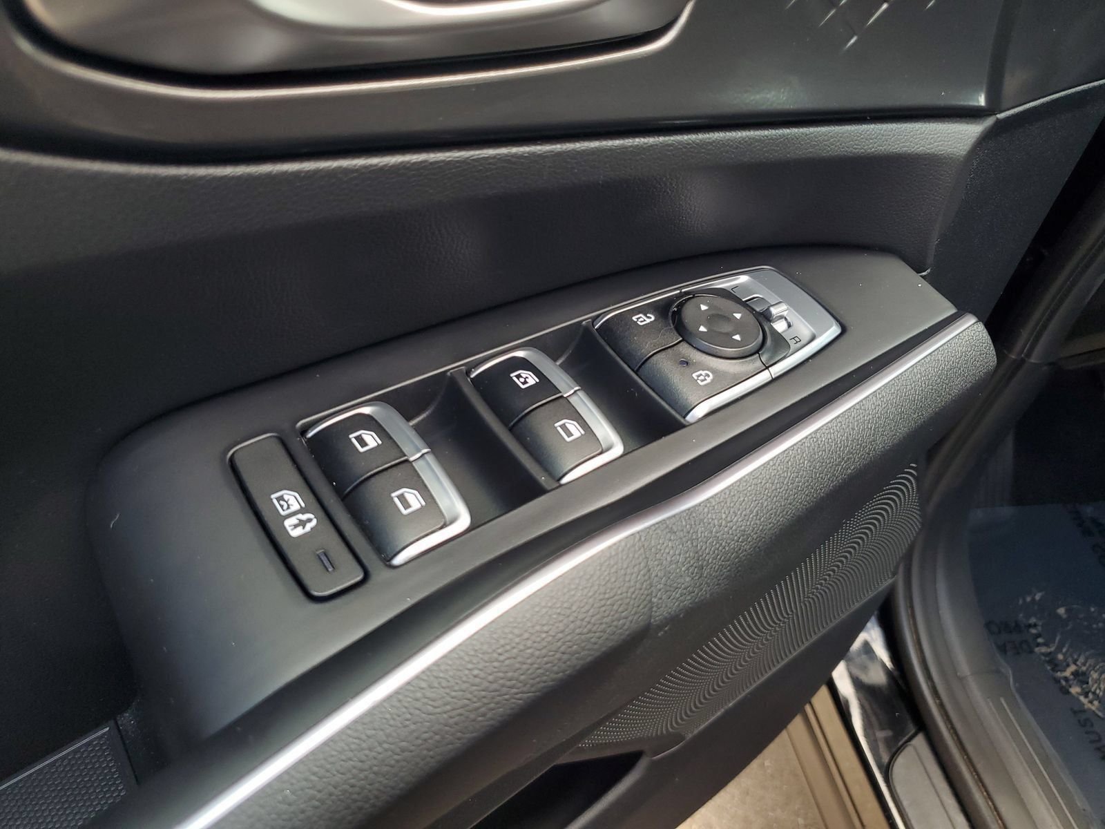 Used 2023 Black Kia LX image 14