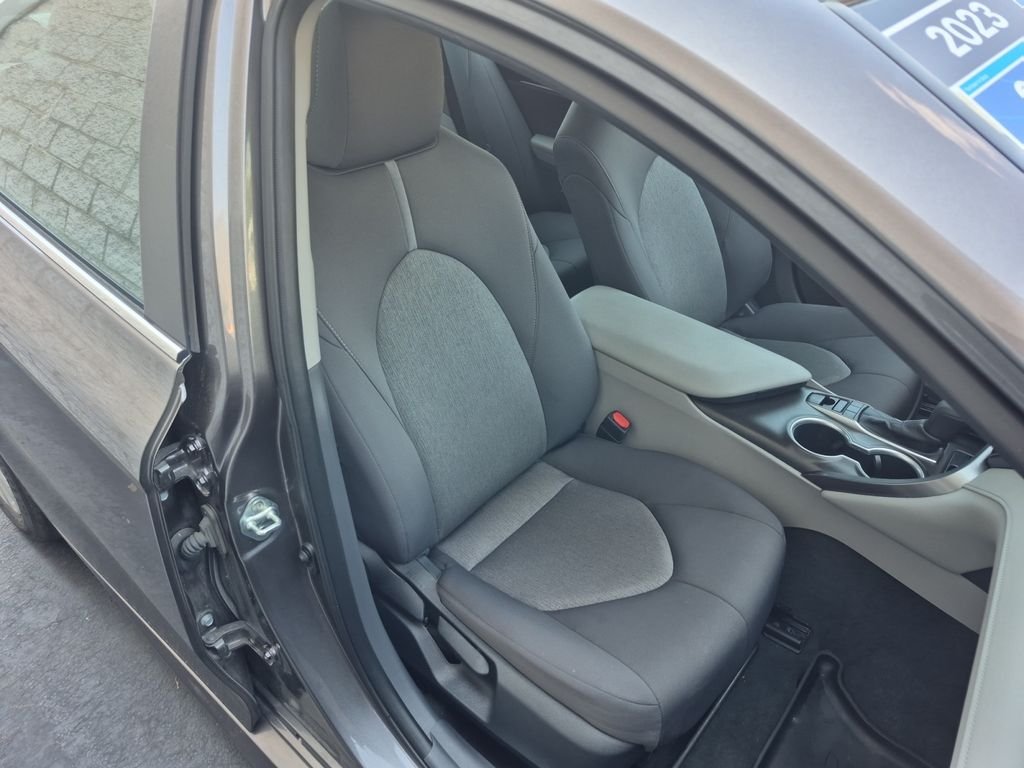 2023 Toyota Camry LE - Photo 17