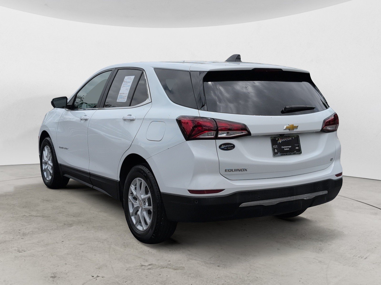 Used 2024 Summit White Chevrolet LT image 5