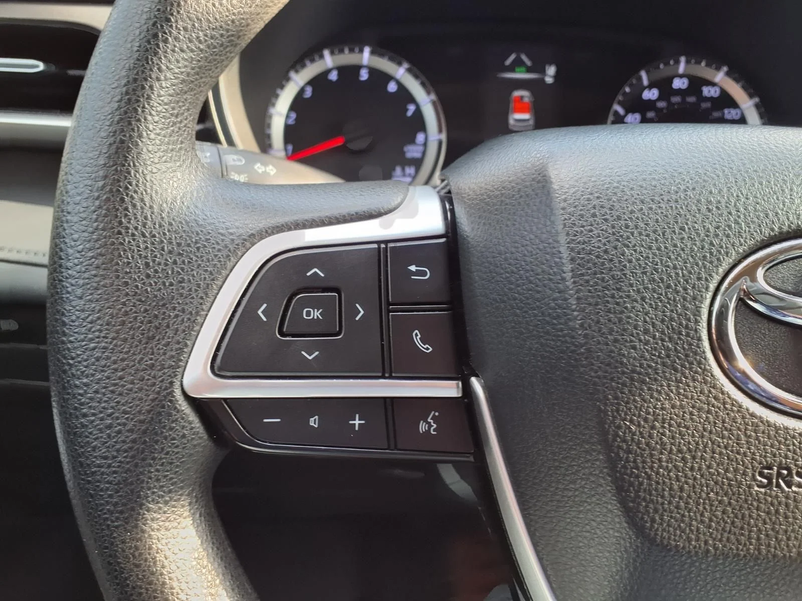 Used 2022 Beige Toyota L image 22