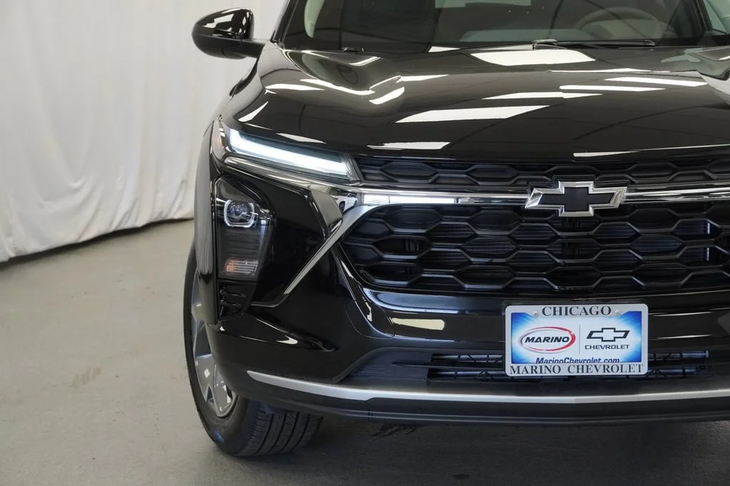 New 2026 Mosaic Black Metallic Chevrolet LT image 31