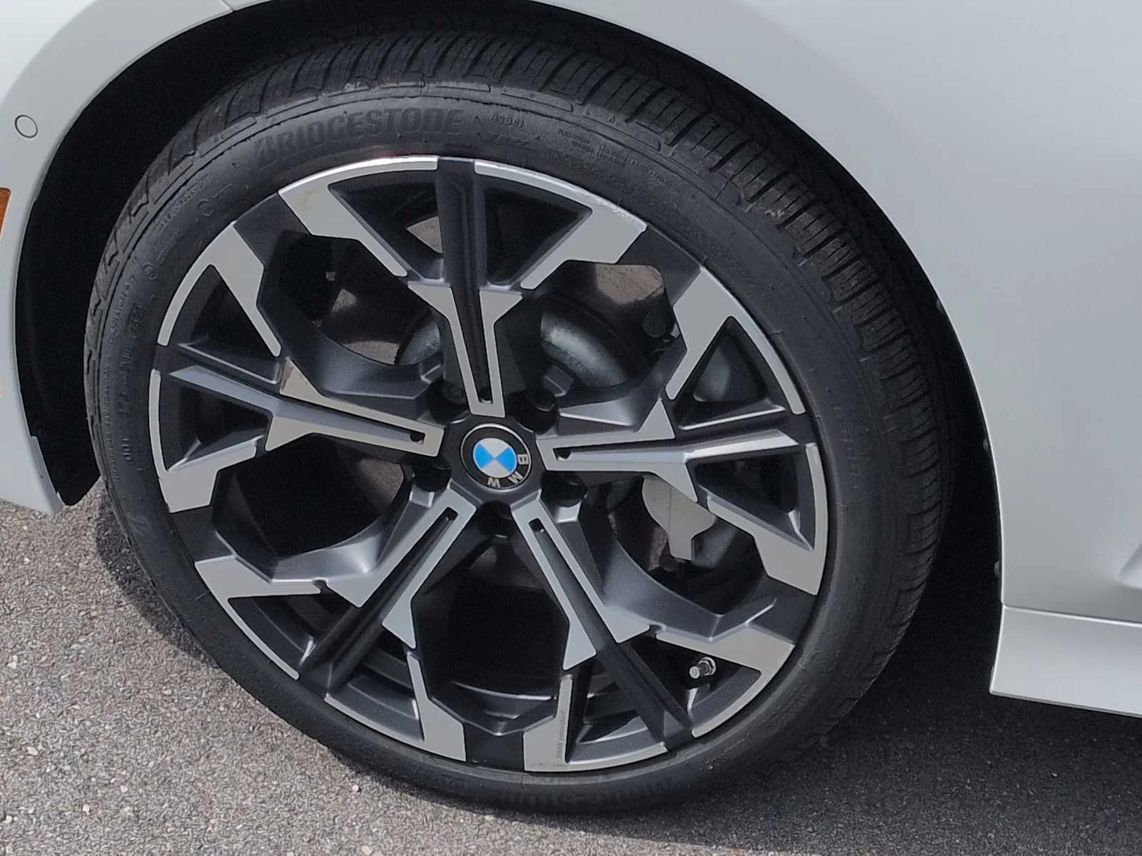 New 2025 Alpine White BMW 330i xDrive image 13