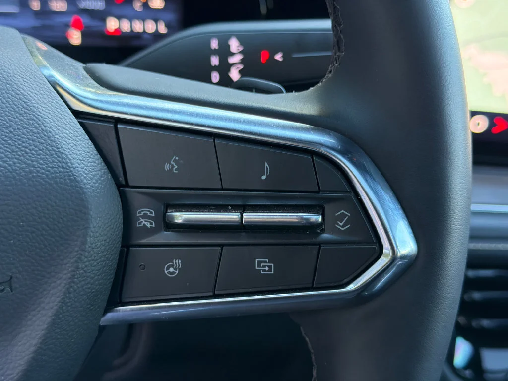 Used 2025 Beige Chevrolet Premier image 26