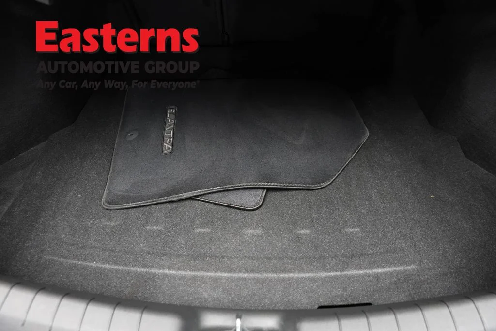 Used 2020 Black Hyundai SEL image 9