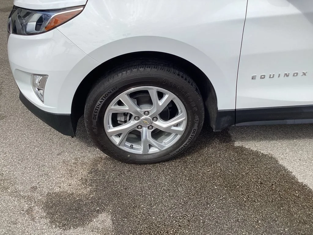 Used 2020 SUMMIT WHITE Chevrolet LT image 21