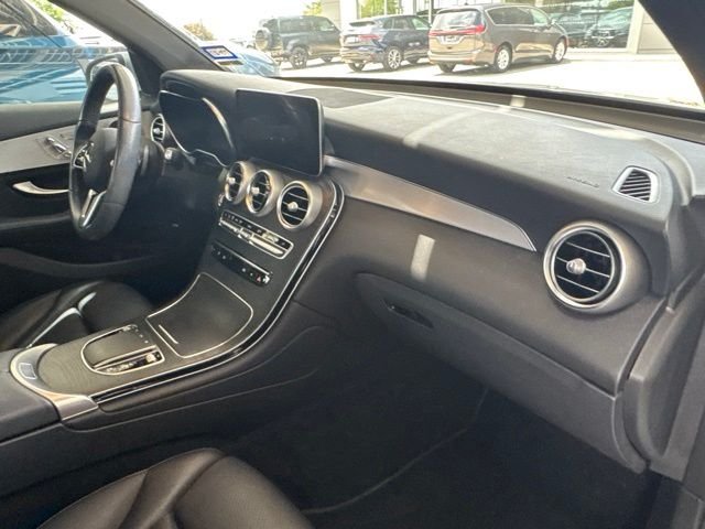 Used 2022 Silver Mercedes-Benz GLC 300 image 60