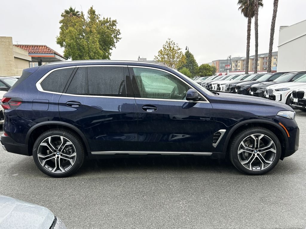 New 2026 Tanzanite Blue II Metallic BMW xDrive40i image 6
