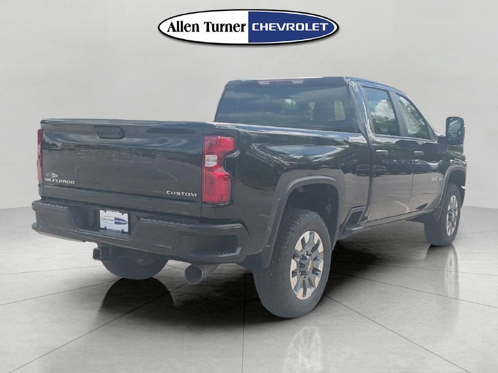 2026 Chevrolet Silverado 2500 HD Custom - Photo 4