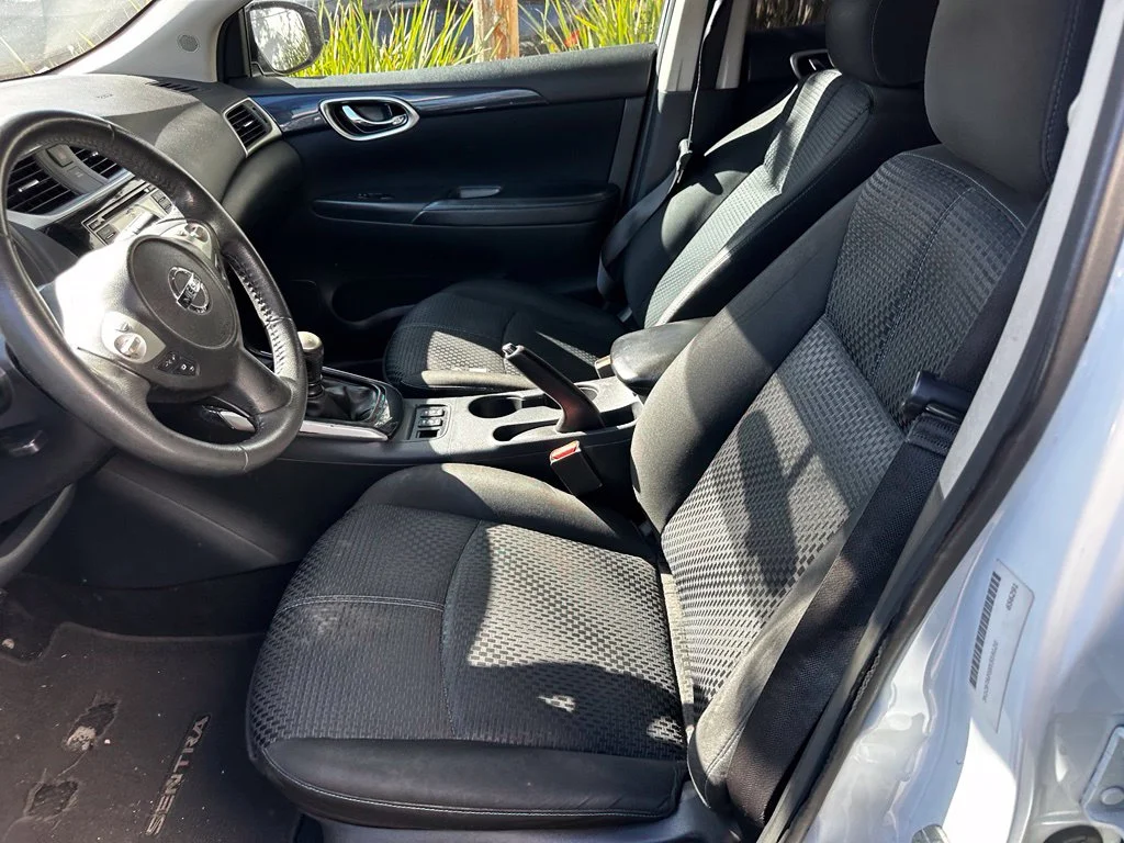 Used 2017 White Nissan SR image 15