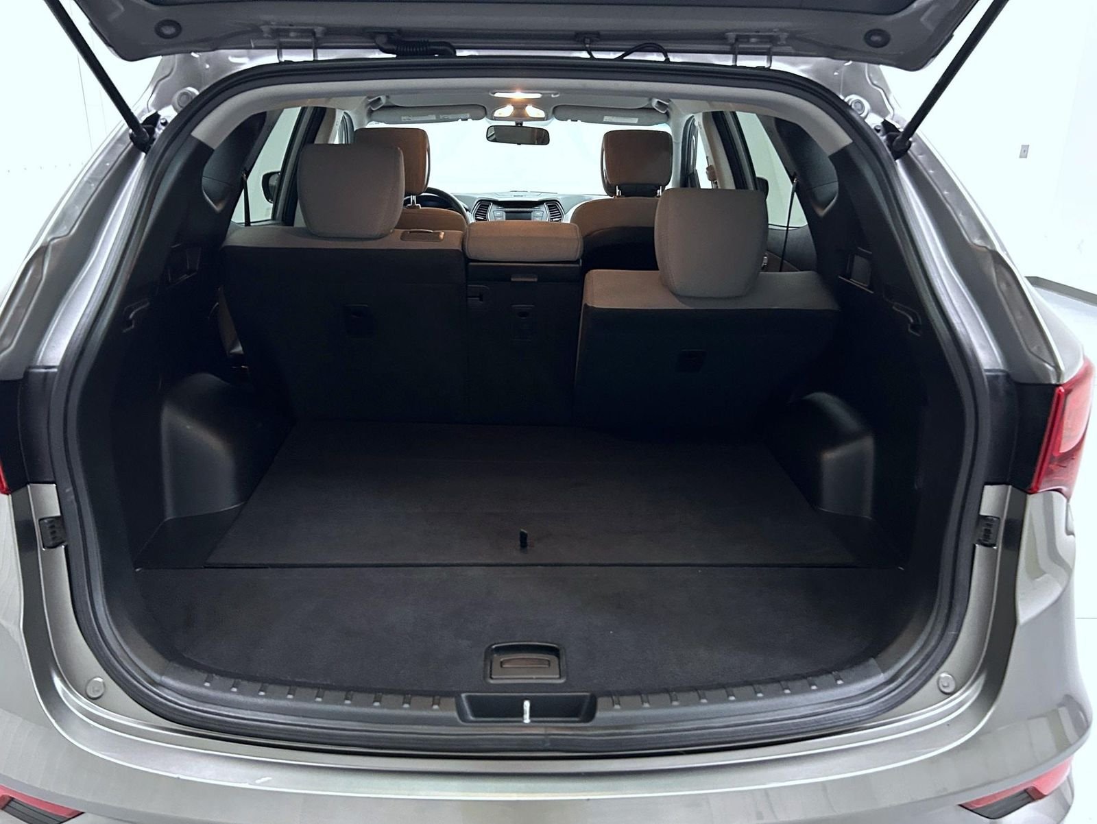 Used 2018 Gray Hyundai 2.4 Base image 21
