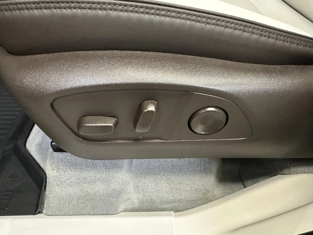 2026 GMC Acadia Denali - Photo 6