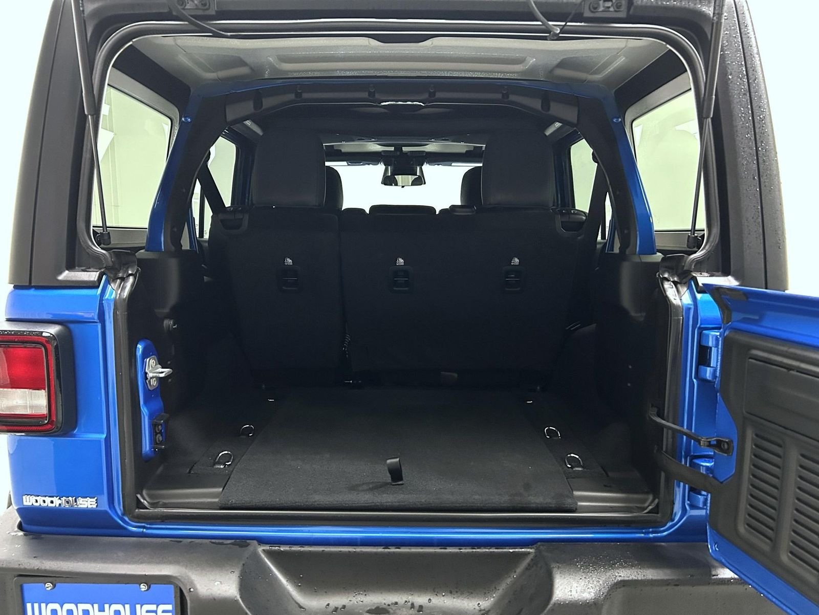 New 2026 Hydro Blue Pearl-Coat Exterior Paint Jeep Sport S image 21