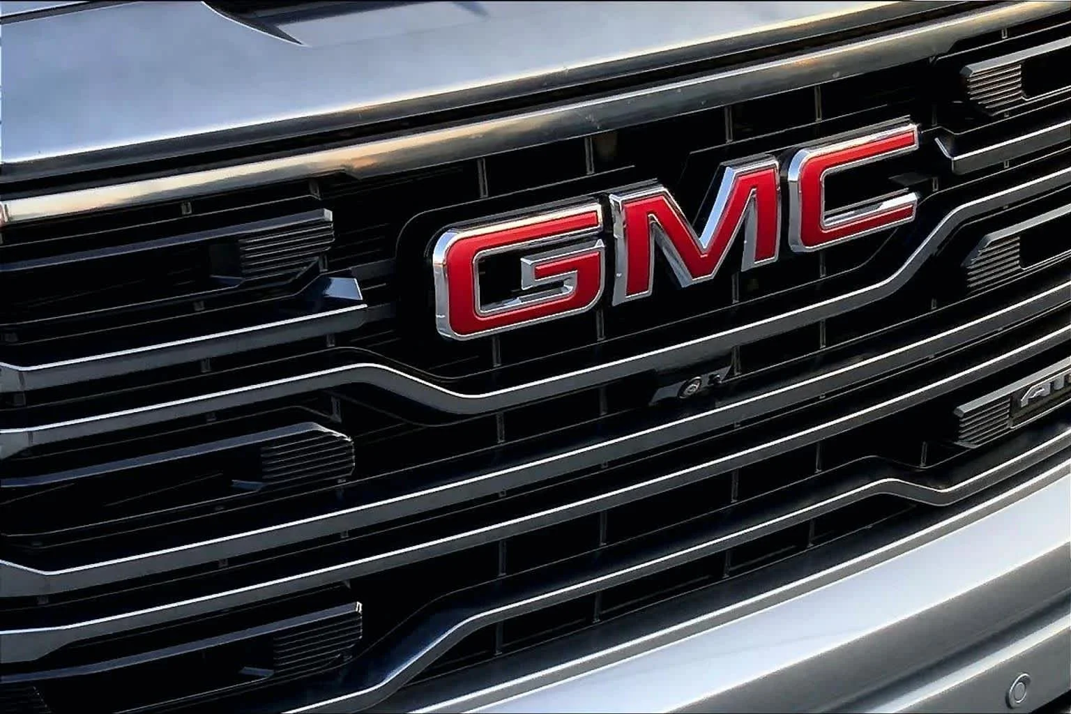 Used 2023 Sterling Metallic GMC AT4 image 29