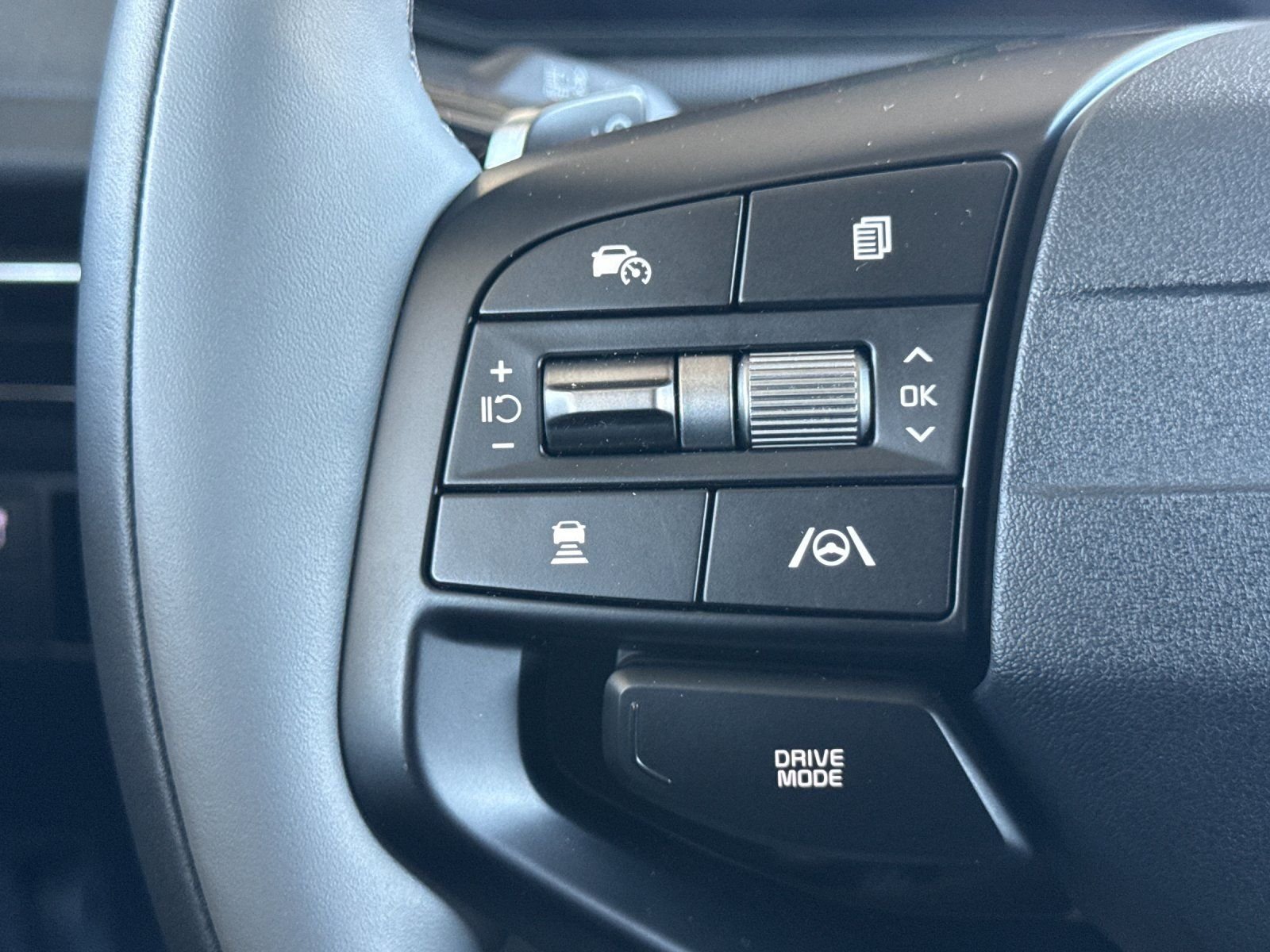 New 2026 Wolf Gray Kia LIGHT image 26