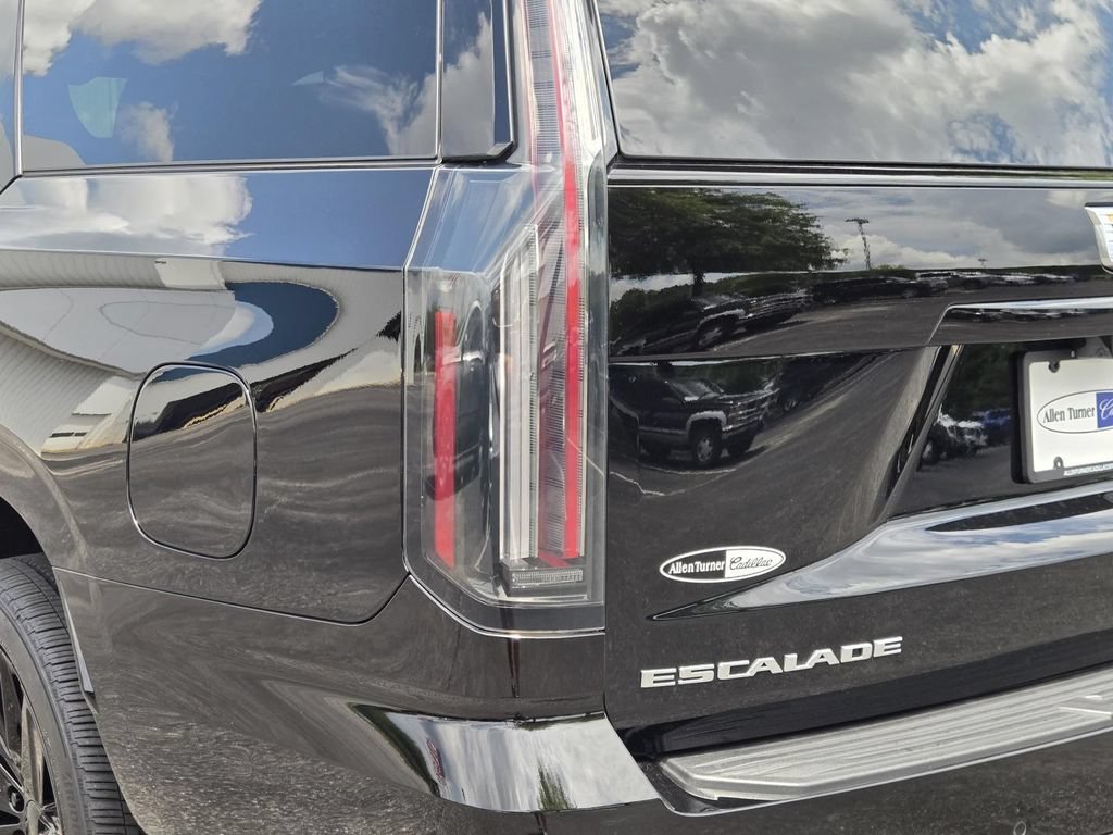 Certified Used 2025 Black Raven Cadillac Sport Platinum image 9