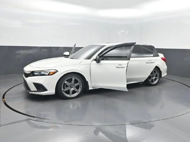 Used 2023 White Honda Touring image 33