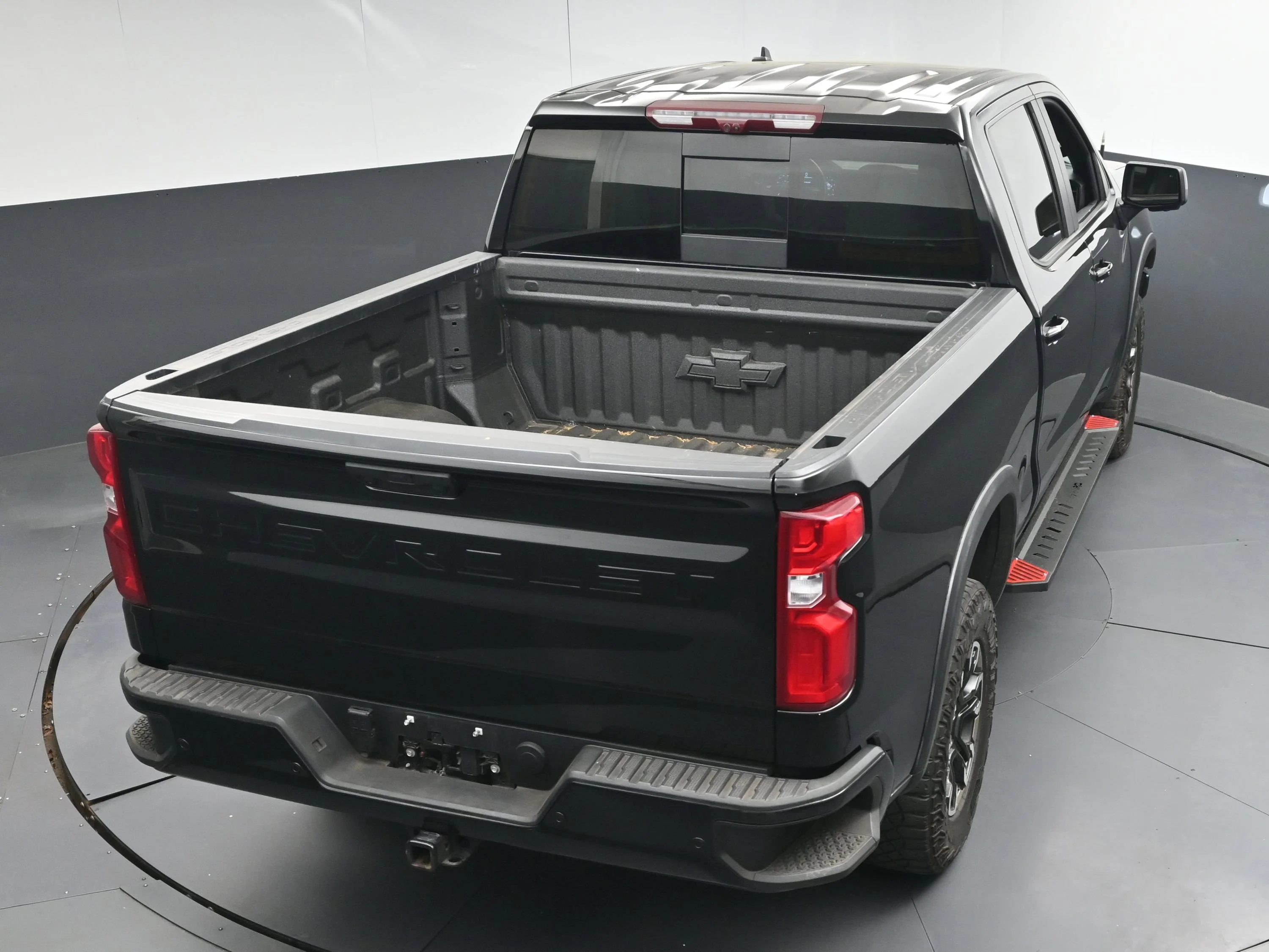 Used 2025 Black Chevrolet ZR2 image 39