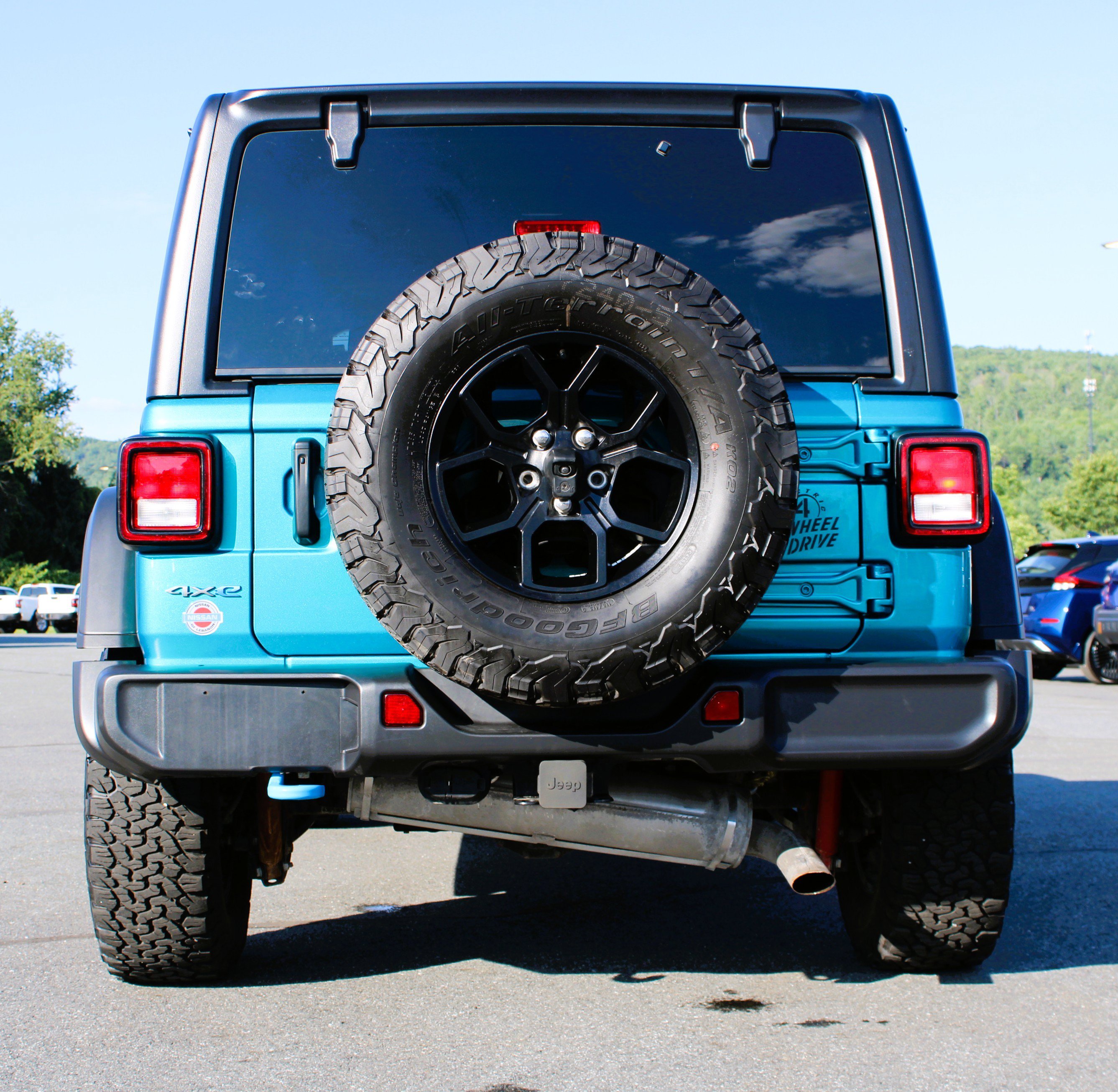 Used 2024 Bikini Pearl Coat Jeep Willys image 17