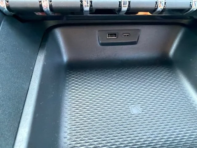 New 2027 Sterling Metallic GMC Elevation image 36