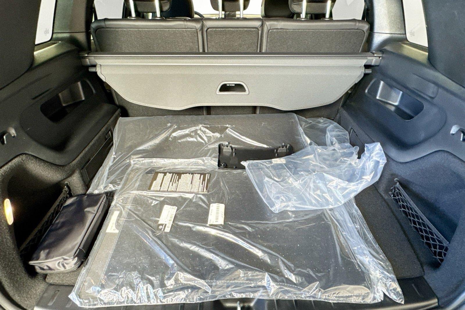 New 2026 Mountain Grey Metallic Mercedes-Benz GLB 250 image 24
