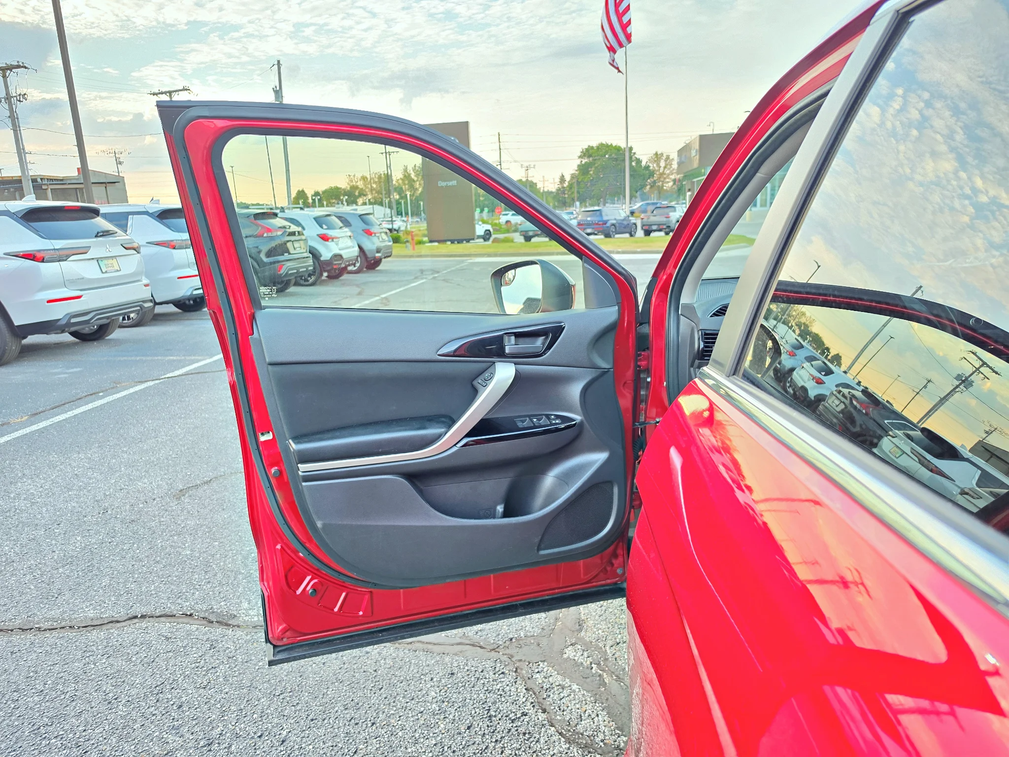 Used 2024 Red Diamond Mitsubishi LE image 19