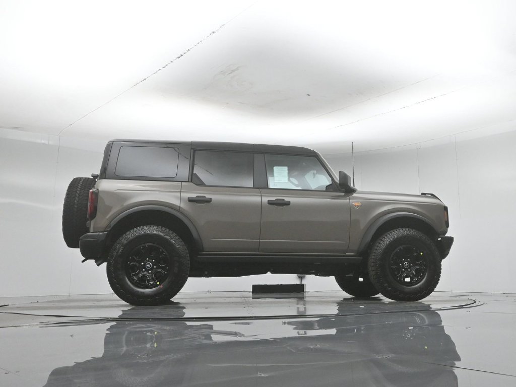 New 2026 Marsh Gray Ford Badlands image 7