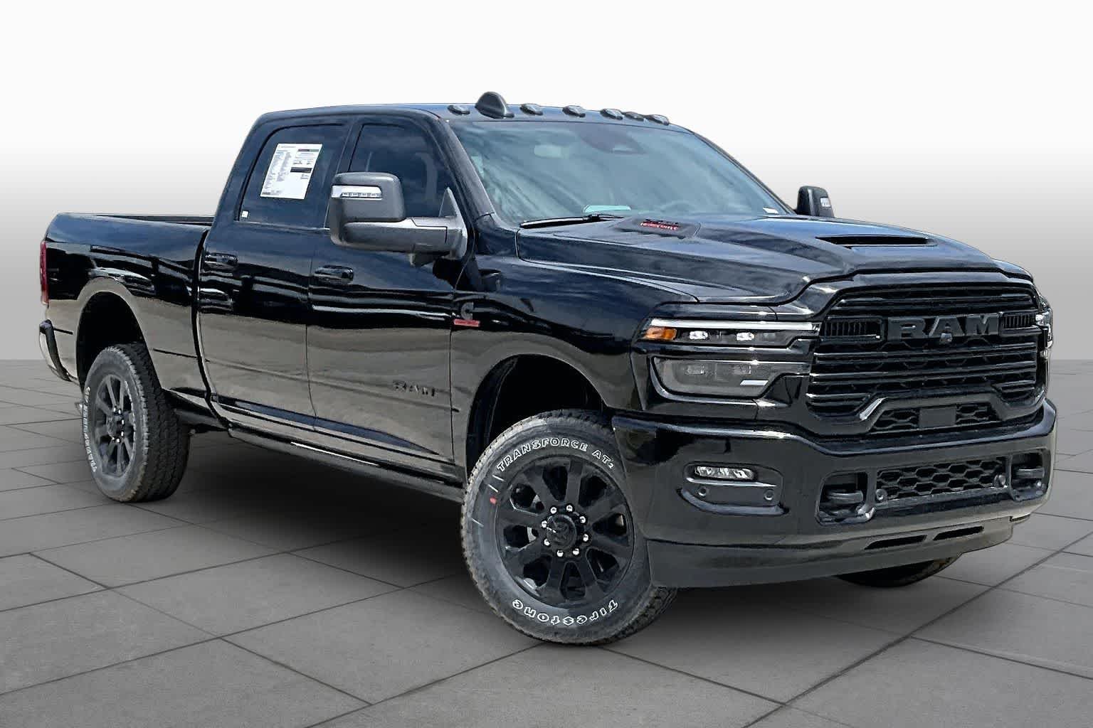 New 2026 Diamond Black Crystal Pearl-Coat Exterior Paint RAM Laramie image 3