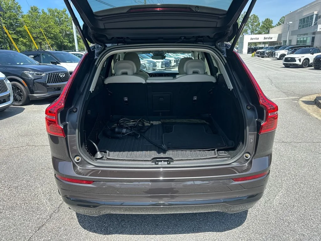 Used 2023  Volvo T8 Core Bright Theme image 15