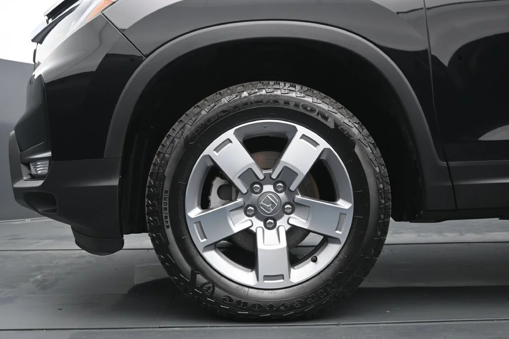 Used 2025 Black Honda RTL AWD image 24