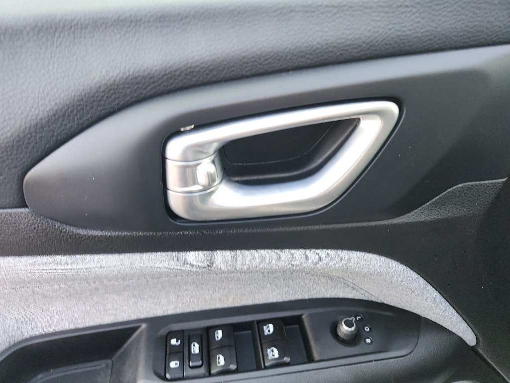 Used 2025 Silver Zynith Metallic Clearcoat Jeep Sport image 18