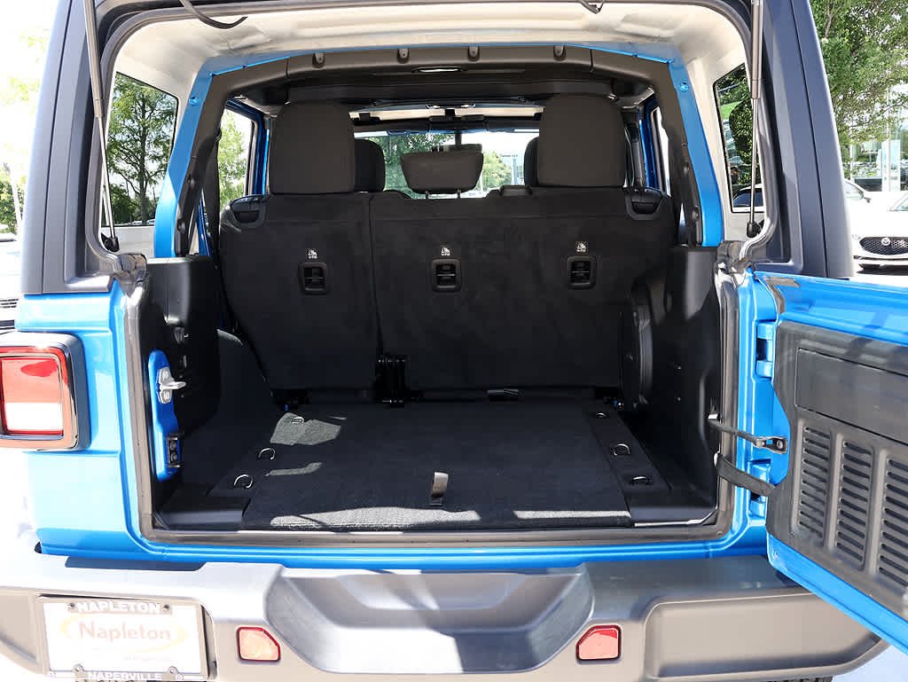 2023 Jeep Wrangler 4-Door Sahara - Photo 32