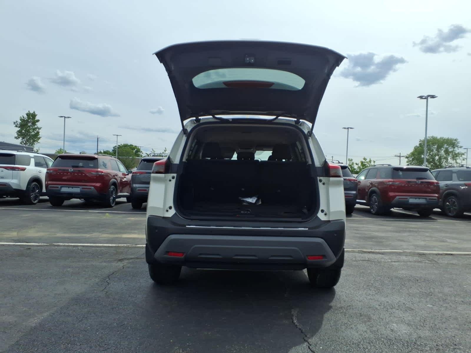 Certified Used 2023 Pearl White Tricoat Nissan SV image 10